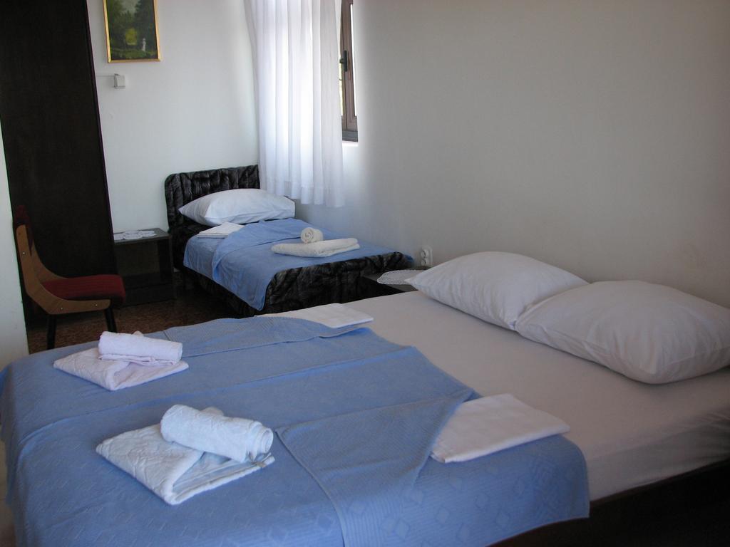 Guest House Ivo Jovanovic Sveti Stefan Oda fotoğraf