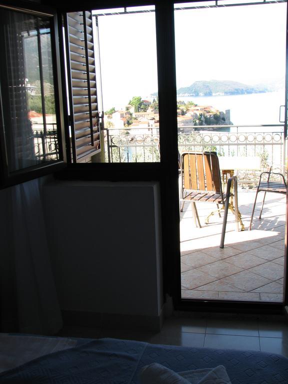 Guest House Ivo Jovanovic Sveti Stefan Oda fotoğraf